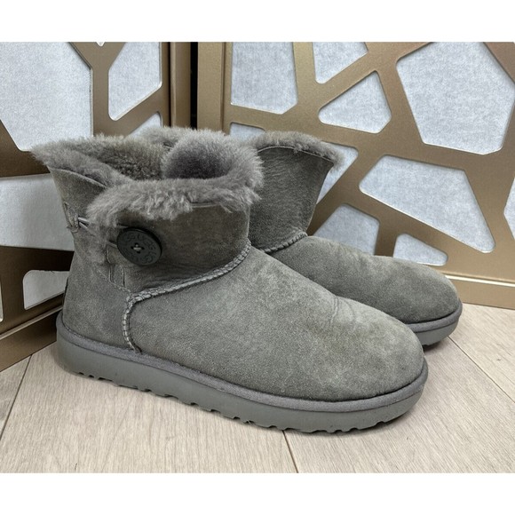 Ugg Mini Short Bailey Button II Flat Boot Gray Wool Fur Suede Leather 9 - Picture 2 of 10